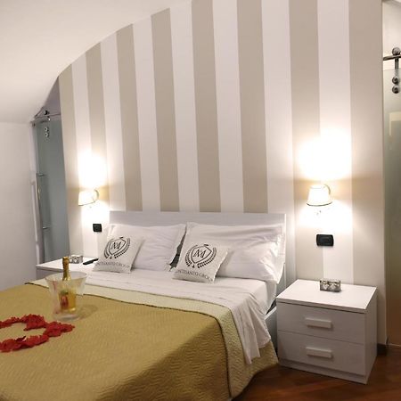 Montesantogroup Sorrento Room Napoli Bagian luar foto