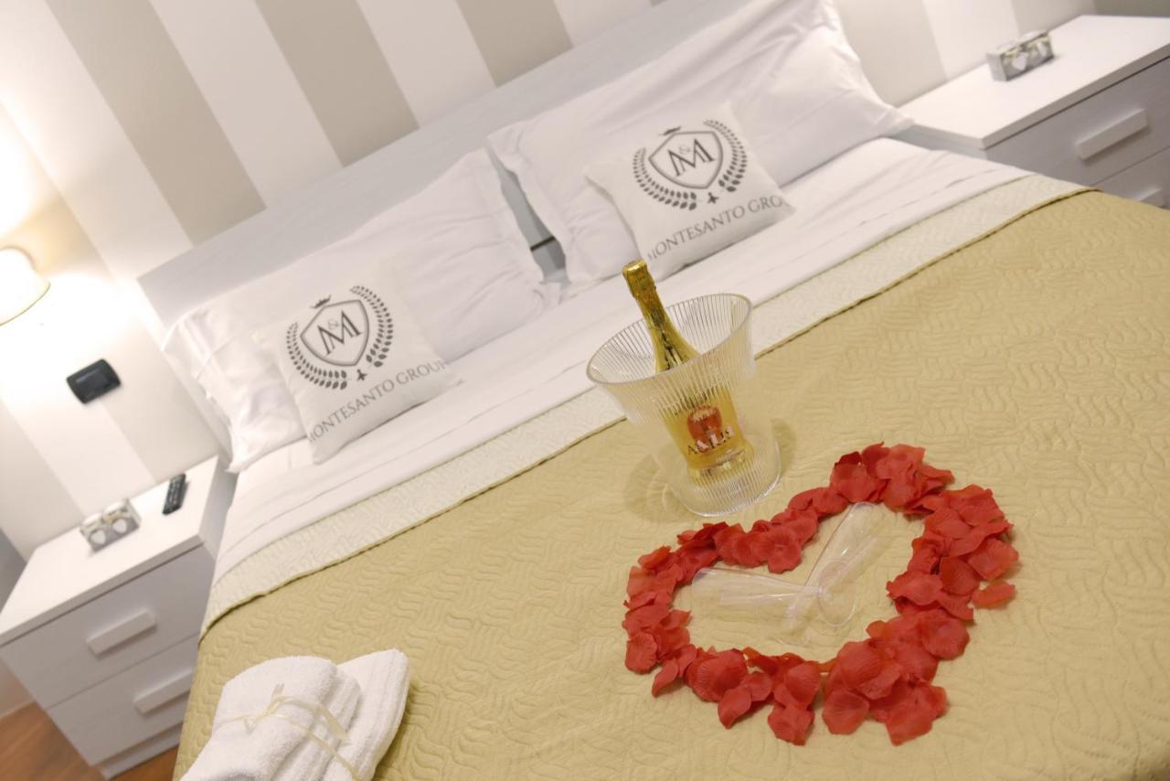 Montesantogroup Sorrento Room Napoli Bagian luar foto