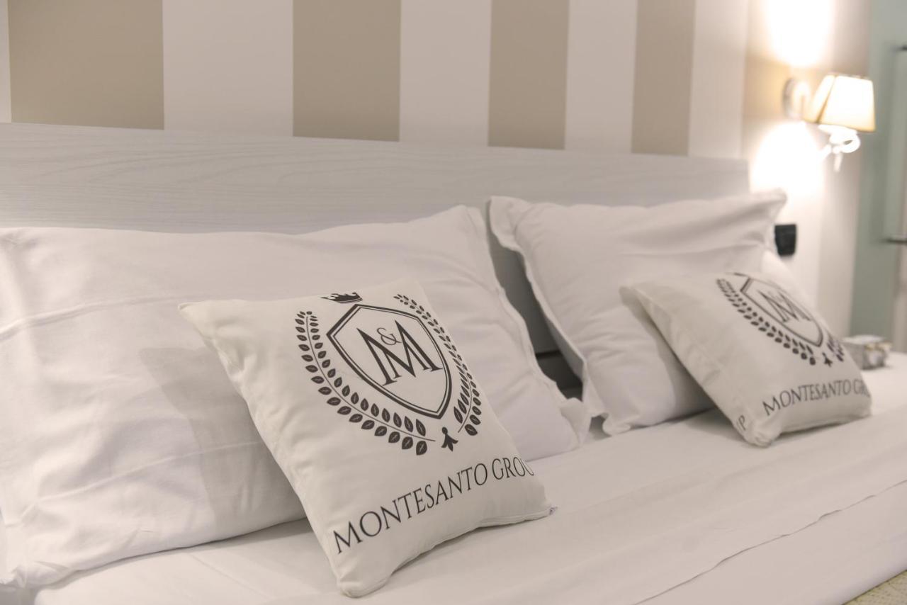 Montesantogroup Sorrento Room Napoli Bagian luar foto