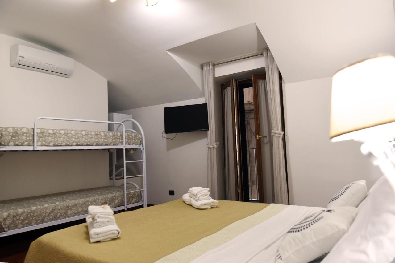 Montesantogroup Sorrento Room Napoli Bagian luar foto
